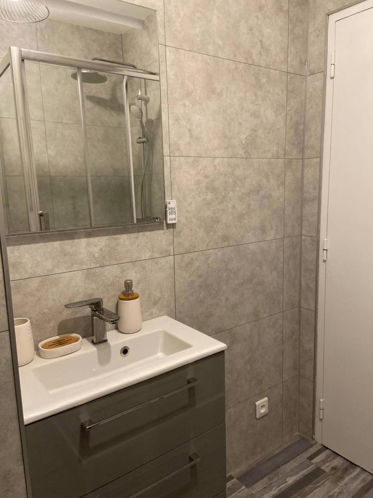 Glamorous For Pleasant Vacations Apartment *